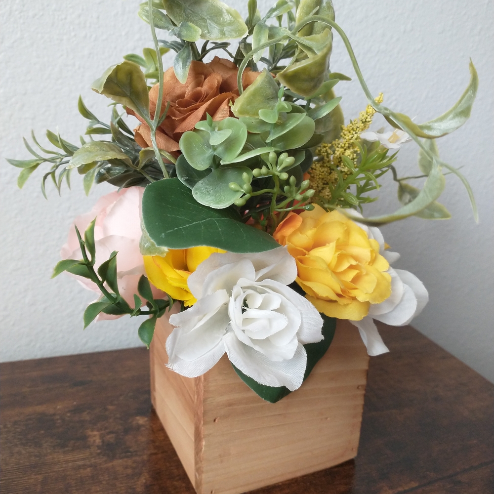 💛Rosey Yellow Floral Arrangement in Wooden Box💛